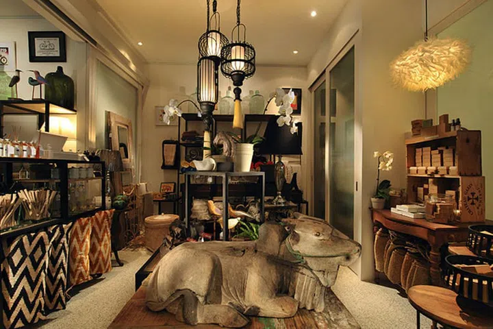 The GoDown second hand vintage furniture shop