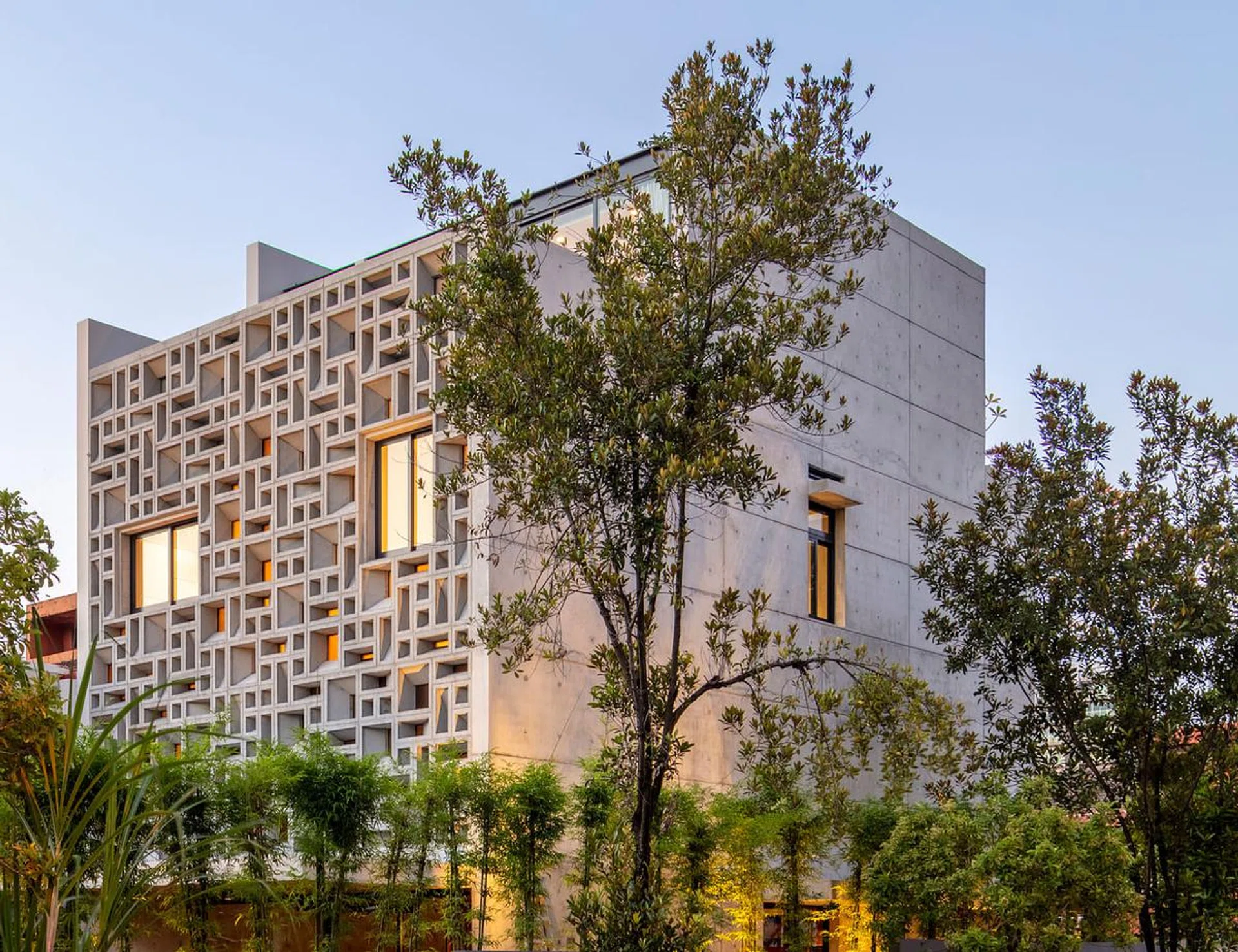 grid facade home by Hyla