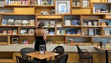 bookshelf cafe malaysia reading books