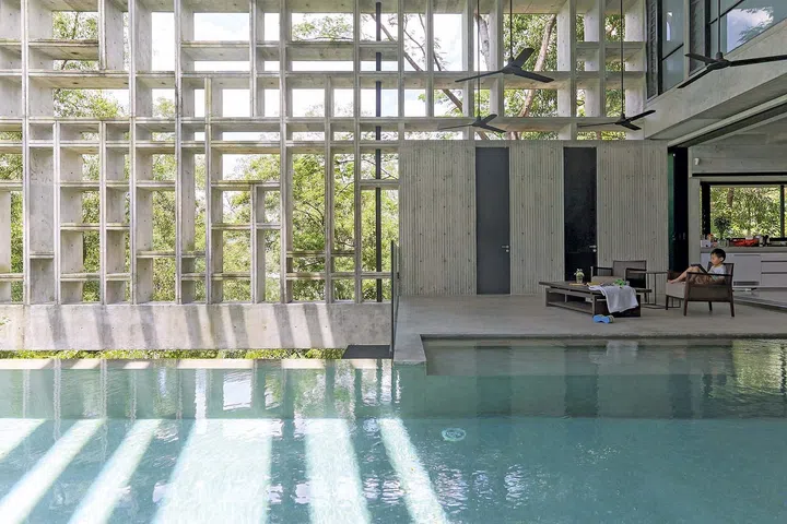 The ingenious design ensures that the family can enjoy the house even during the hottest part of the day and heavy rain in the Chempenai House, Kuala Lumpur.