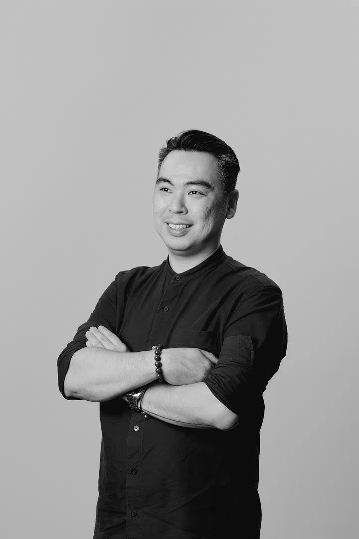 Founder of R+ Studio, Rix Yap brings over 12 years of experience across residential and commercial work.