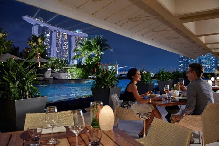 Valentine’s Day Dinner: 16 Romantic restaurants in Singapore (2023)