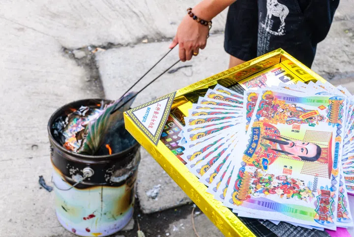 Burn paper in chinese new year.