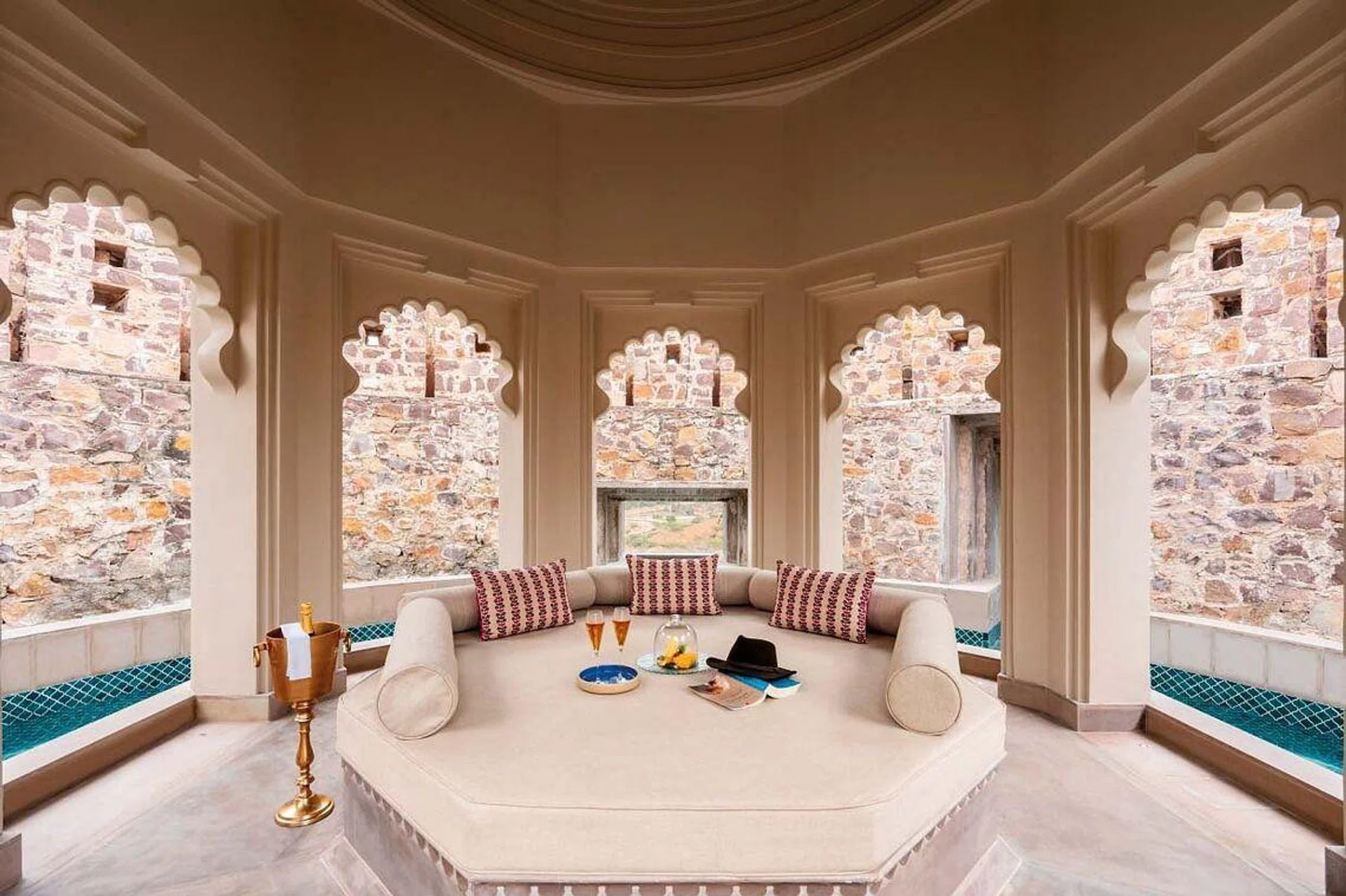 Six Senses Fort Barwara Raja, Man Singh Suite Turret Pool