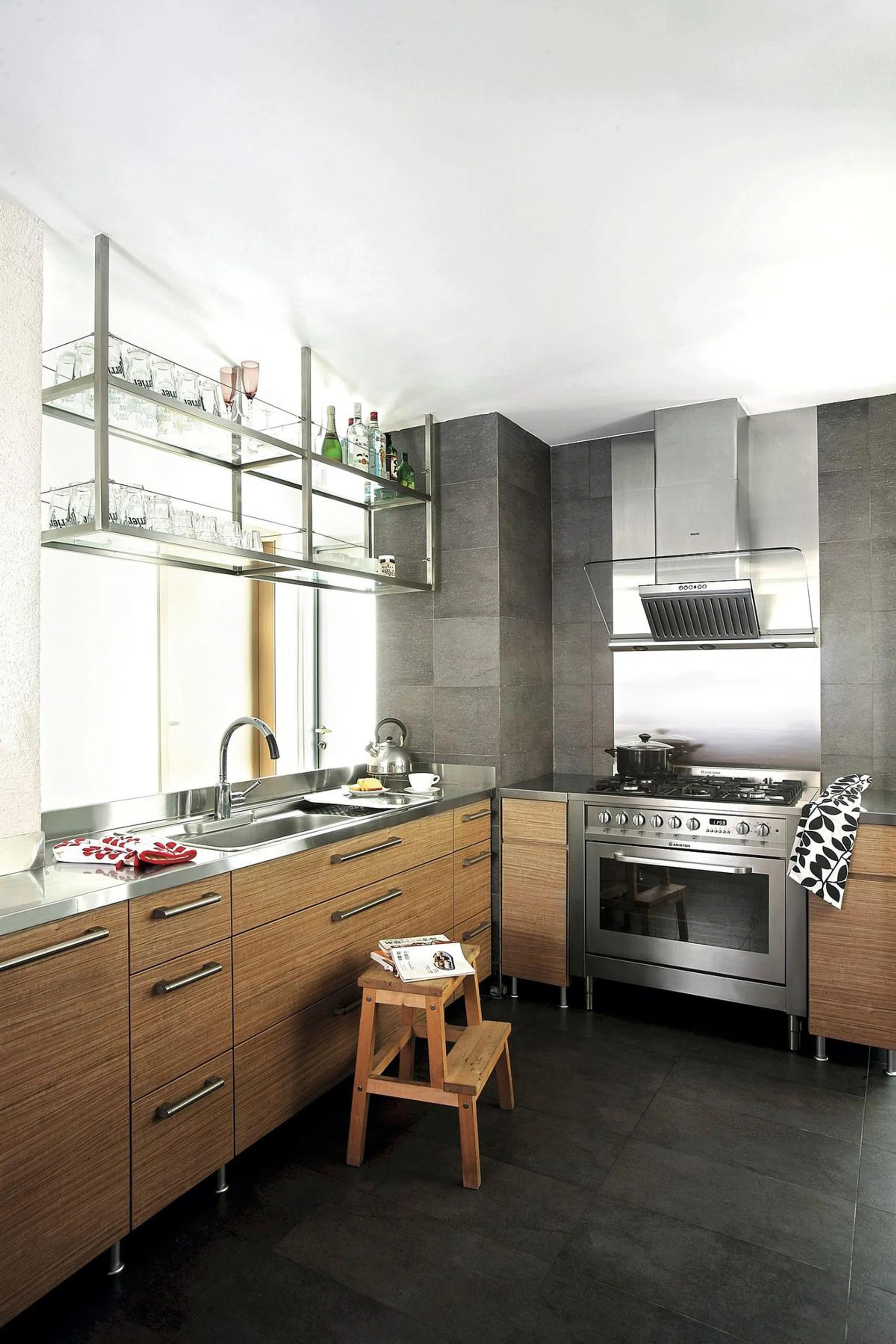 kitchen, open shelving, stainless steel countertop