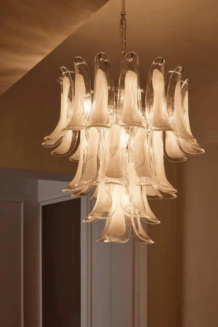 Chandelier in a 4-room HDB BTO (1,004 sq ft) in Bishan, designed by RENOSTUD.IO.