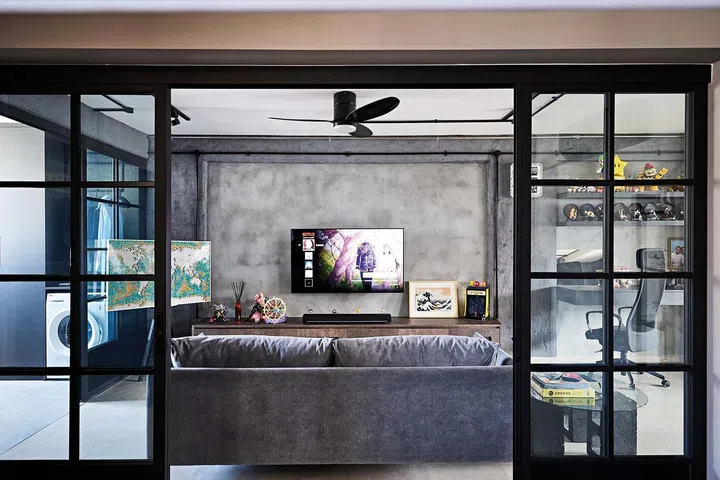 Having travelled widely, homeowner Kenny loves Japan and New York and wanted a combination of the two in his new 3-room HDB flat at Tampines Street 41.