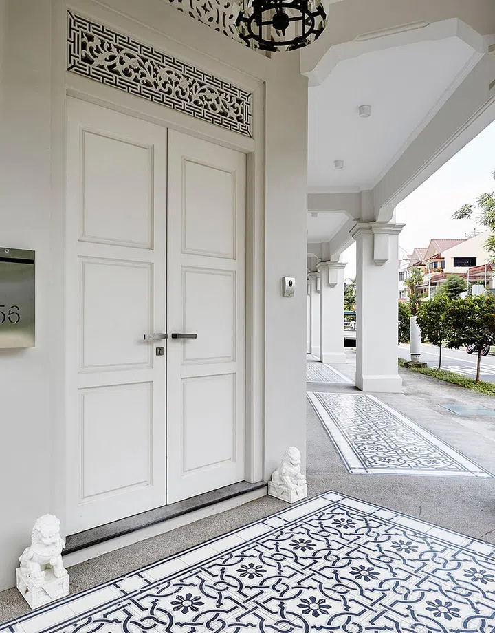 The five-foot-way offers a clue to the lovingly restored interior.