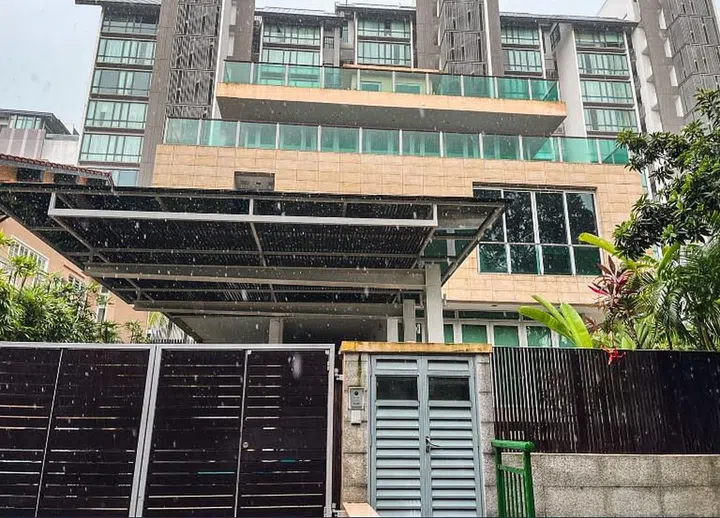 Looks like there are even detached private properties here!  