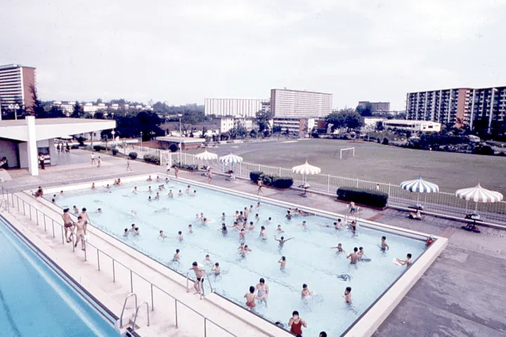 Queenstown Stadium and swimming pool was Singapore's first sports complex, opened on 15 August 1970, located at 473/473A Stirling Road, Singapore 148948. (Image: Roots Gov SG)
