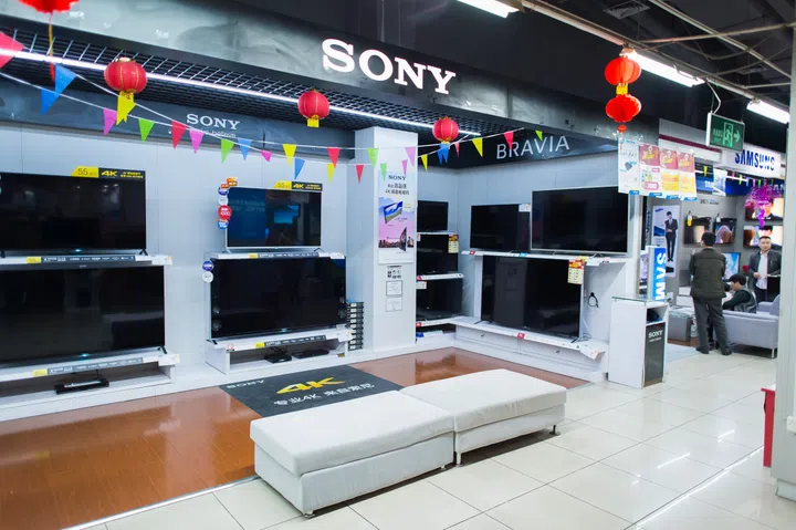 SHENZHEN, CHINA - JAN 19: shopping center interior in ShenZhen on January 19, 2015. ShenZhen is regarded as one of the most successful Special Economic Zones.