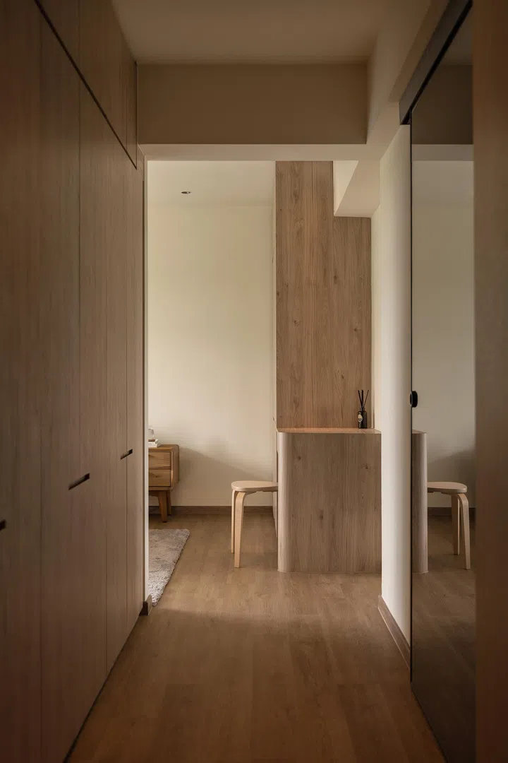 The custom carpentry leading into the master bedroom. 