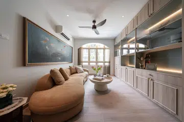 Loren and her team reworked the plan to open sightlines and unify ceiling levels.