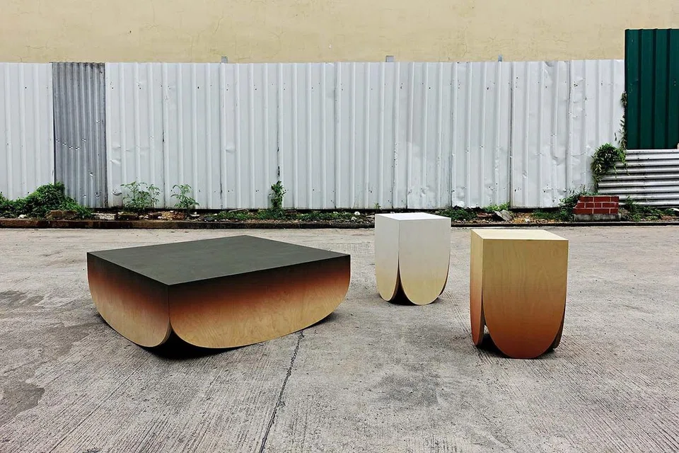 Cloud table and stools.