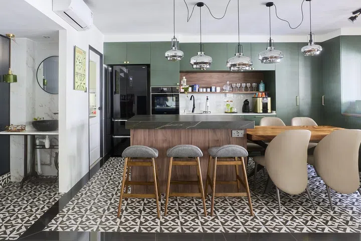 Kitchen and dining area in a HDB Executive Maisonette along Woodlands Drive for a family of 5.