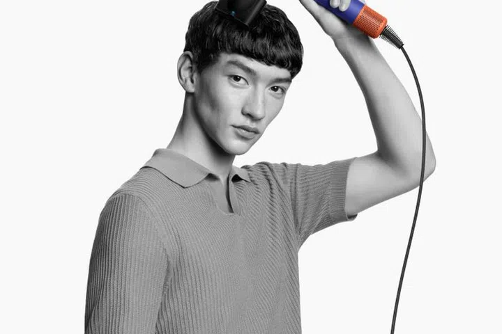 The Nural is perfect for short hair too, allowing you to get a neat and voluminous look in less time. 