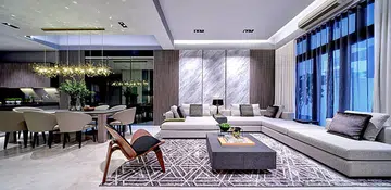 SpaceOne Interior Design Consultancy Top of the Class 2023 Interior Designer: Terraced home at Luxus Hill Drive 4,000 sq ft