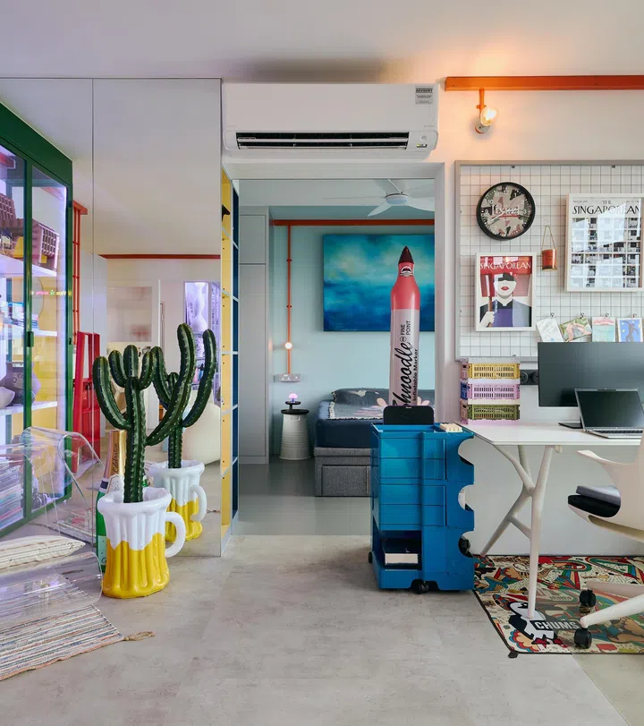 The colours of the home are bright and complementary, creating a cheerful ambiance.