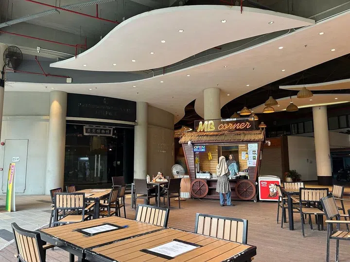 Few patrons were seen in the retail complex within Forest City JB in June 2024. Photo by Isabel Lim