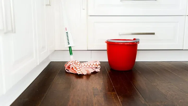 Clean Living Room Checklist: How to clean living room furniture fast?