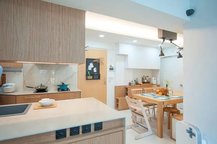 Open-concept kitchen, dining room, and living room all in one