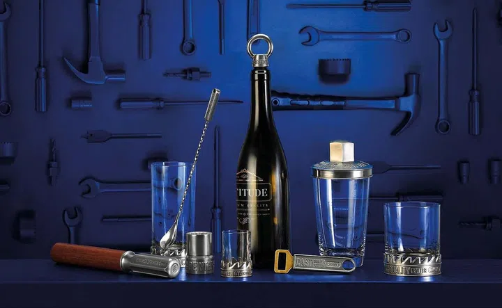 10 Home Bar Ideas: Small, modern home bar decor 