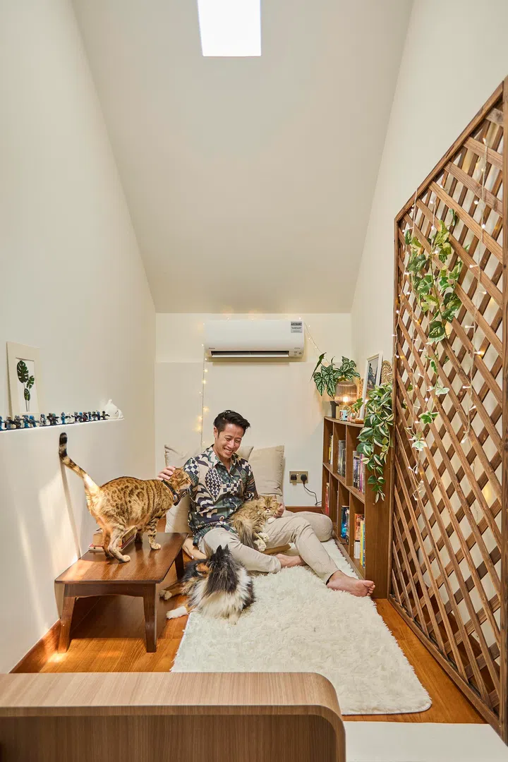 The originally unplanned reading nook has become a quiet, lived-in corner, where Liam’s home is felt most simply—and most fully.