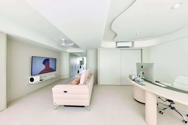 Her work station and dining table was a spare bedroom that has since been demolished.