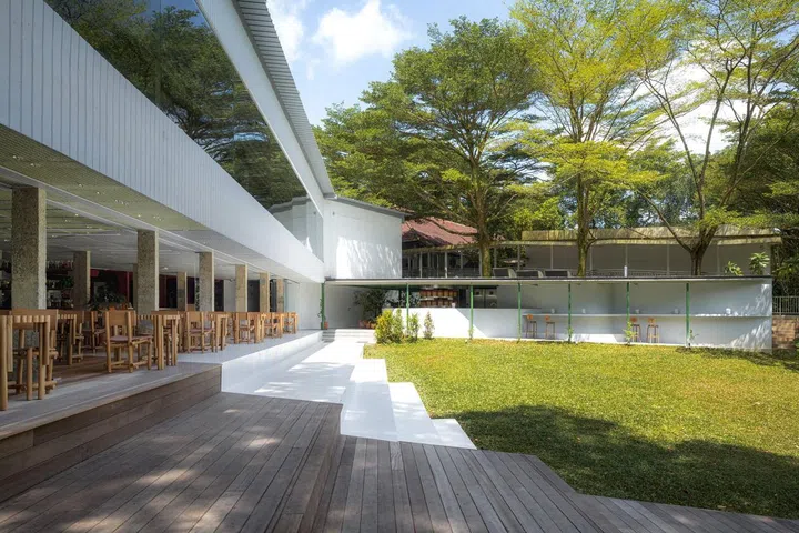 wooden 100m walkway into AIR