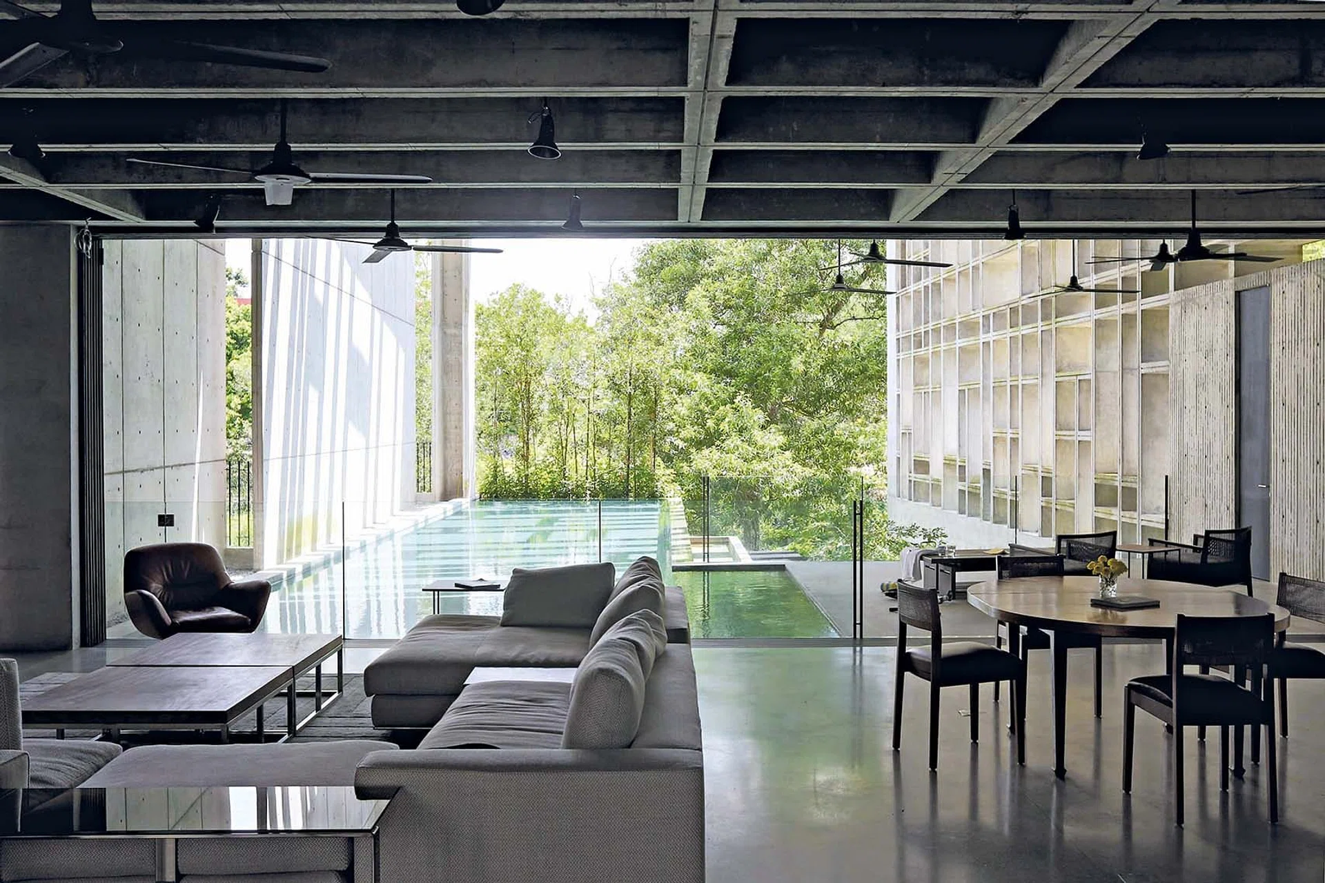 Chempenai House in Kuala Lumpur displays an adherence to modernist principles, as well as an affinity with their immediate surroundings.