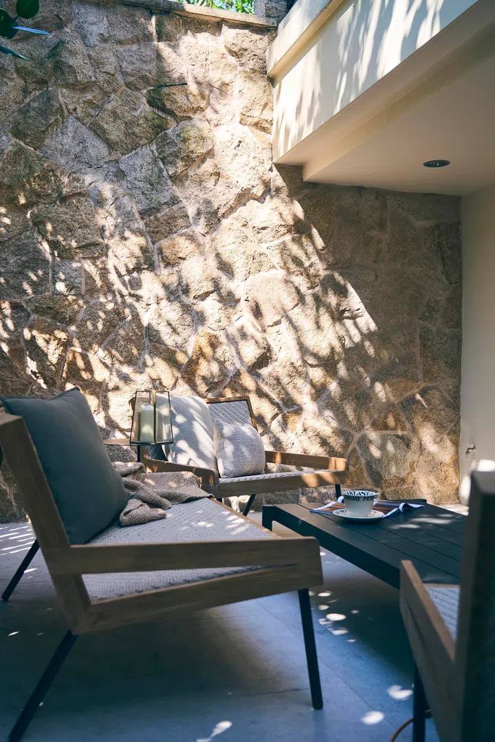  Natural textures combine with shifting light for a meditative quality.
