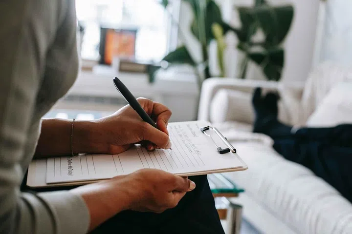 Property Agent Complaints: My client refused to pay me. How? (Image Pexels Alex Green)