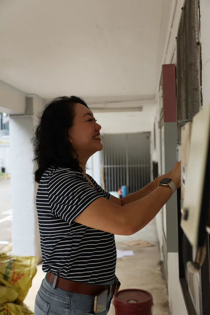 Quick peak at a WWII air raid shelter at the basement of Blk 78, Guan Chuan Street, Tiong Bahru.