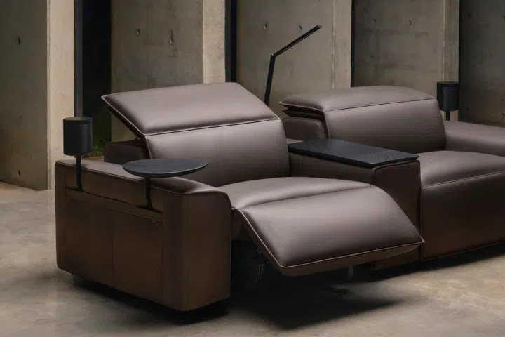 The King Cloud Recliner’s reclining back mechanism that requires little clearance, allowing the sofa to be placed close to a wall.