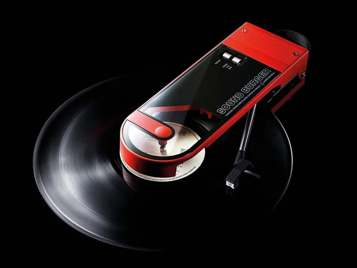 The kitsch cult
classic ‘Sound
Burger’ returns
after 40 years.