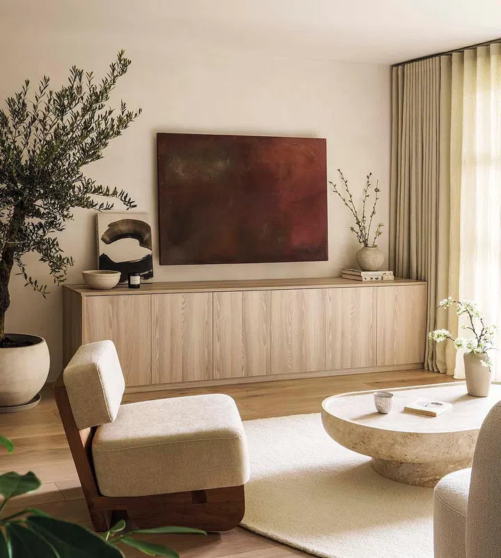 House Tour: A 3-Room Apartment in Central London Designed In Line With Feng Shui Principles (Photo Vigo Jansons; Styling Libby Benggio)