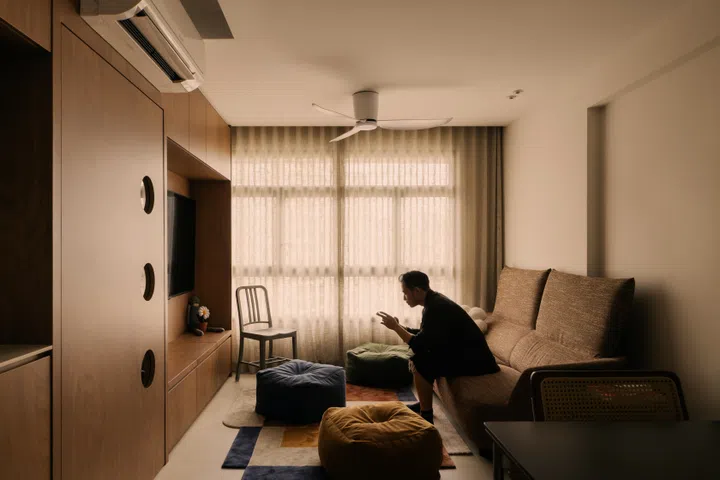 Jansen Tan, Director of Product & Brand at Lamitak, forecasts that interior designers in 2027 will “move towards warmer, more nuanced palettes rather than very stark or uniform interiors.” Above, is the Ned Eichler Wood from Lamitak.