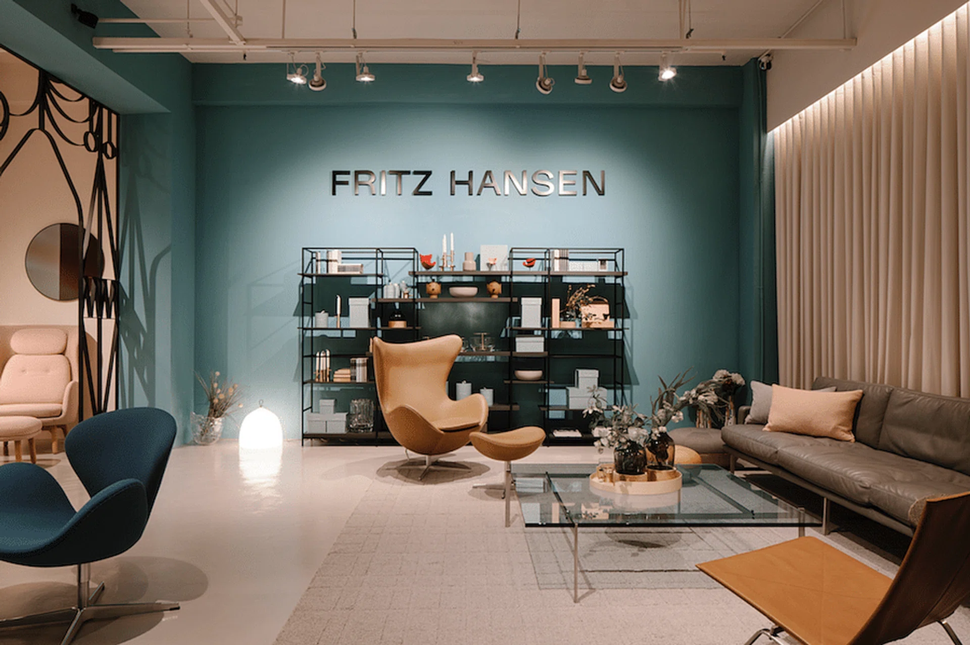 104821-fritz_hansen_lounge_singapore_1