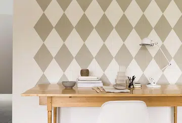 102900-paint_diamond_pattern_on_wall_1