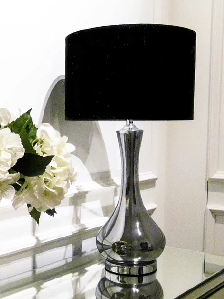 antoineblackglasstablelamp02-01