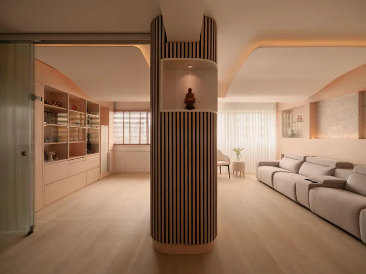 A fluted glass sliding door allows the study to be fully opened up to the living room, creating a larger shared space for entertaining while maintaining the option for separation when needed.