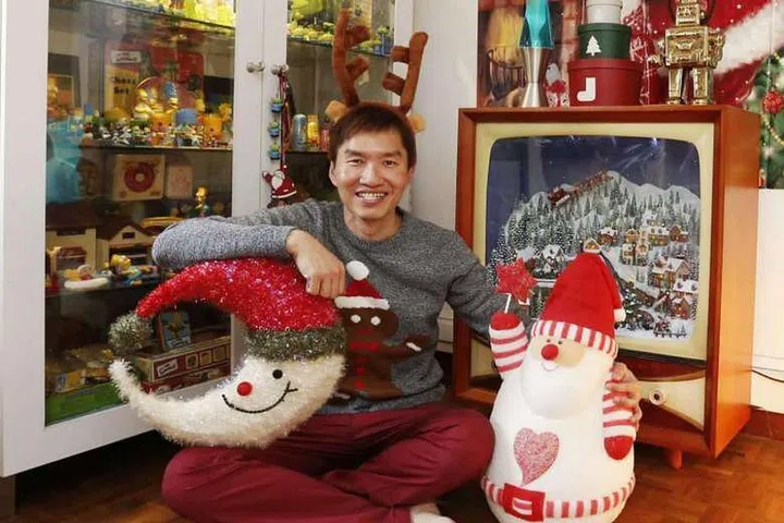 The centrepiece in Mr Mark Siow's spare room is a Christmas-themed retro television set. ST PHOTO: CHEW SENG KIM