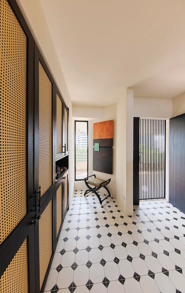 Main entrance in a 3-bedroom condo (1,800 sq ft) in Pandan Valley, designed by Insight.Out Studio.