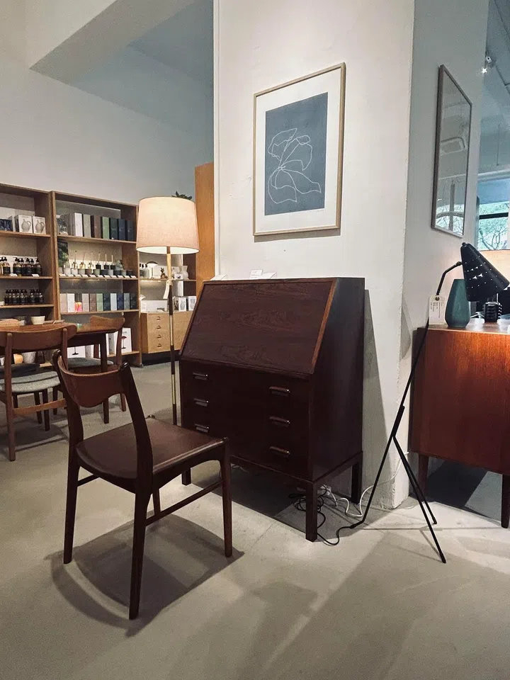 The Noden showroom changes layout every few weeks once all the items in the current stock are sold out. It never stays the same for very long. Image by Isabel Lim