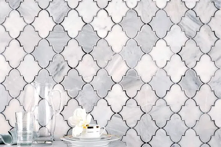 Arabesque tiles from Mosaico.sg.