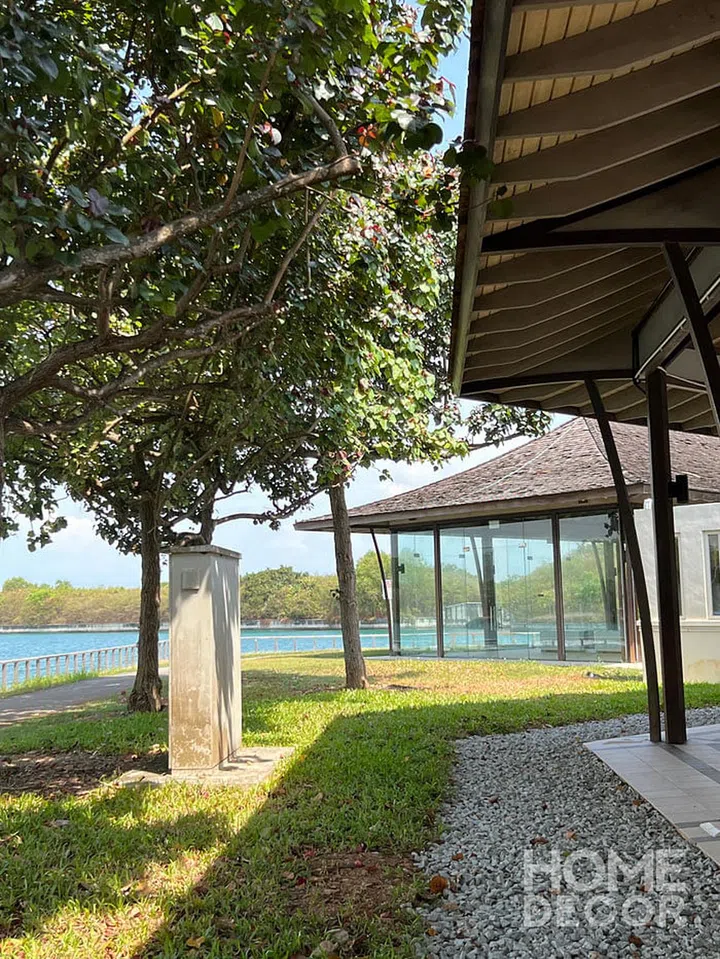 What to do on Lazarus Island Tiny House