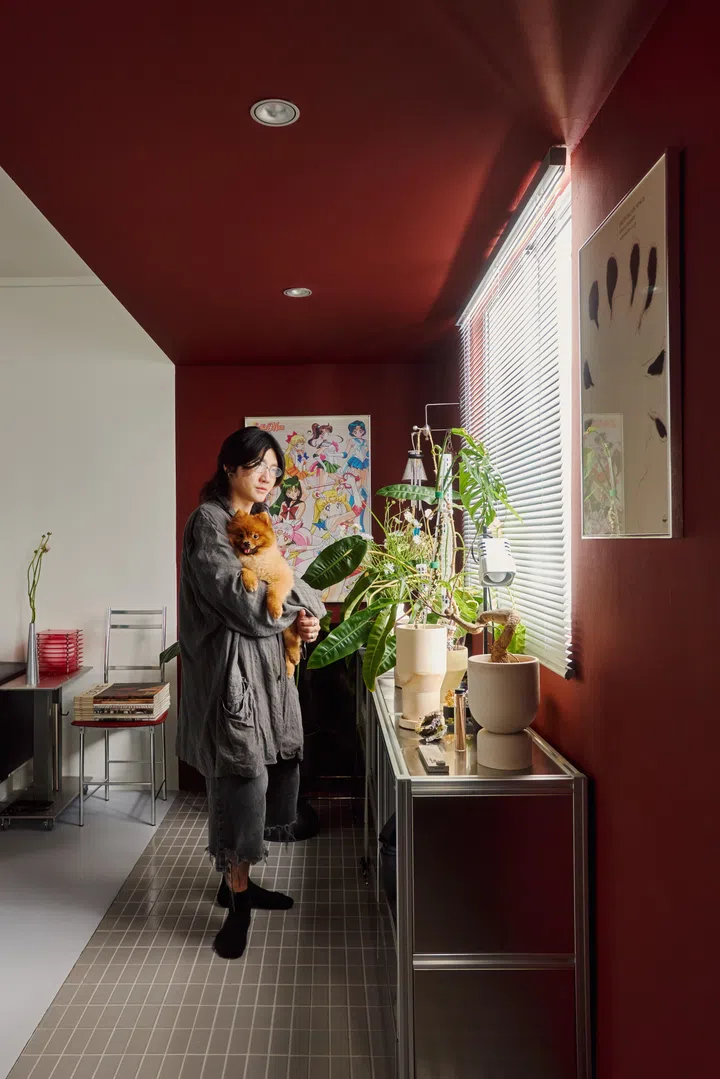 Tucked into a corner of the foyer is Weilun’s TV, which he uses exclusively for gaming.