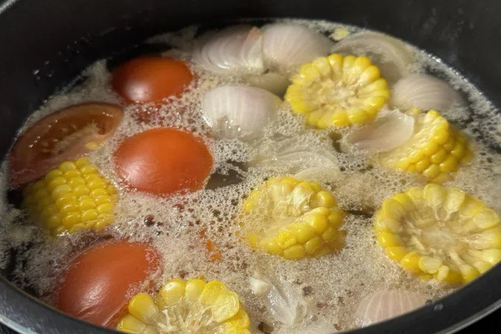 Cooking ABC chicken soup in the Mayer Pressure Cooker.