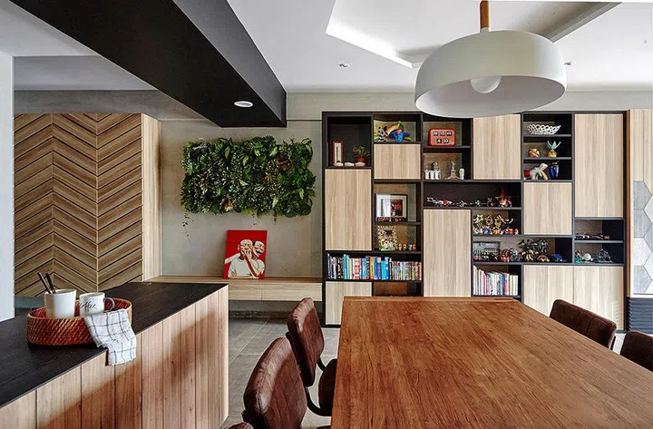 The homeowner is a teacher with many books and files, and her kids loves to read, too! A large bookshelf is an absolute necessity. Design: Free Space Intent