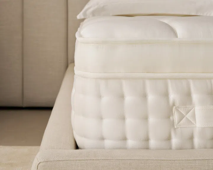 Castlery Ayrie Plush Queen Size Mattress